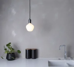 Ampoule*Tala Ampoule LED, E27, Enno, 6W, , 2700K, 540lm, Ø13,4cm, H17,5cm - Porcelaine