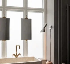 Applique*Louis Poulsen Applique murale, AJ, Acier poli inoxydable, avec câble et interrupteur, L31,8cm, H18cm - Acier poli inoxydable, avec câble noir et interrupteur