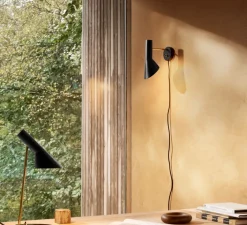 Applique*Louis Poulsen Applique murale, AJ, avec câble et interrupteur, , L24,7cm, H18cm - noir, laiton