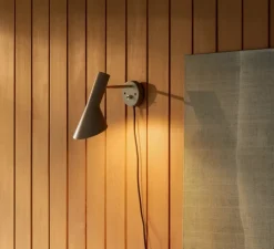 Applique*Louis Poulsen Applique murale, AJ, avec câble et interrupteur, , L24,7cm, H18cm - gris, laiton