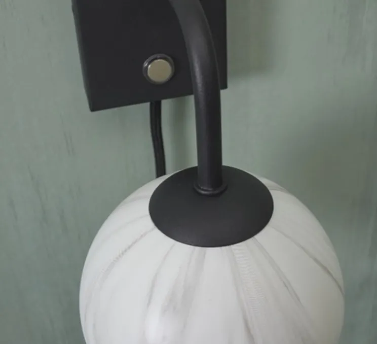 Applique murale, Carrara, Finition Marbre blanc, noir, Ø18cm, H20cm - It's about Romi