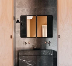 Applique murale, Cast, noir, IP44, LED, 2700K, 181 lm, L12,5cm, H19,6cm - Audo Copenhagen