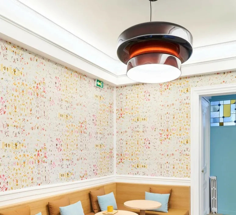 Applique*Eno Studio Applique murale, Cime, laiton, L20cm, H30cm - laiton, globe opalin