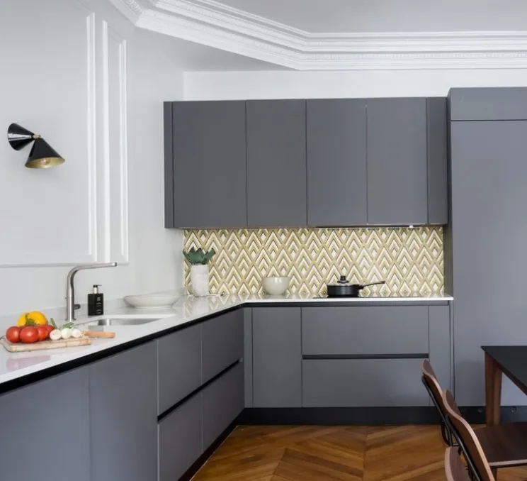 Applique murale, Cone, noir, intérieur laiton, Ø16cm, L20,5cm - Atelier Areti