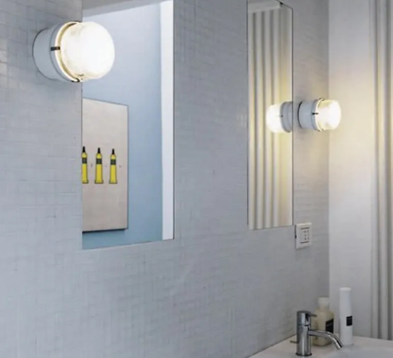 Plafonnier & Spot|Applique*Oluce Applique murale de salle de bain, Fresnel, IP44, , Ø12cm, H10cm - blanc