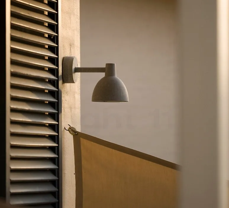 Applique*Louis Poulsen Applique murale d'extérieur, Toldbod 155, , IP44,L26,7cm, H15,8cm - aluminium