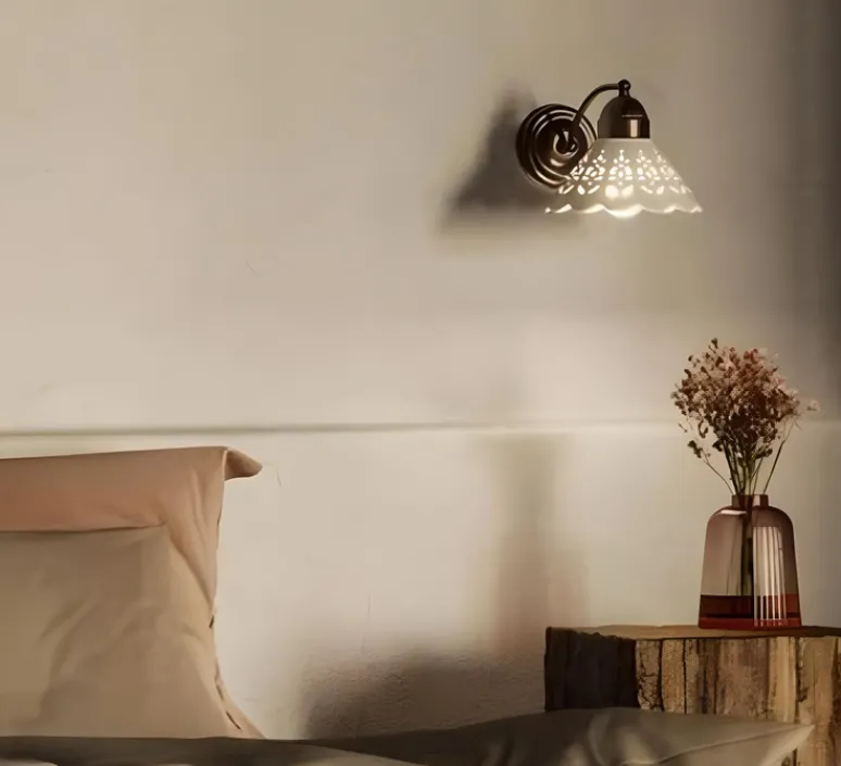 Applique*Il Fanale Applique murale, Fior Di Pizzo 17, , L18,5cm, H15,5cm - laiton vieilli, porcelaine blanche