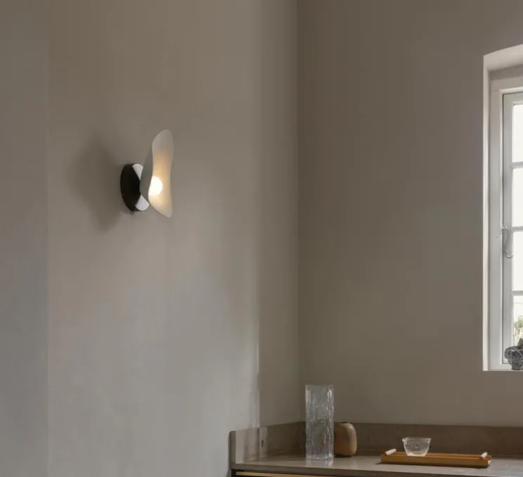Applique murale, Florii 1, blanc, bronze, LED, dim, 2700K, 350 lm, L17,4cm, H22,6cm - Nuura