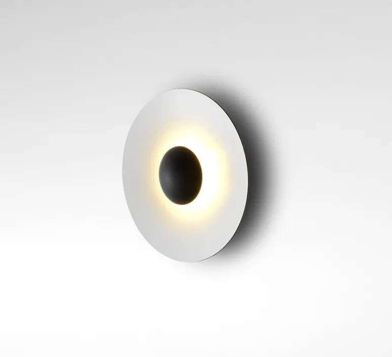 Applique*Marset Applique murale, Ginger 20 C, , LED, 2700K, 139lm, Ø19,5cm, H7cm - intérieur blanc, extérieur chêne