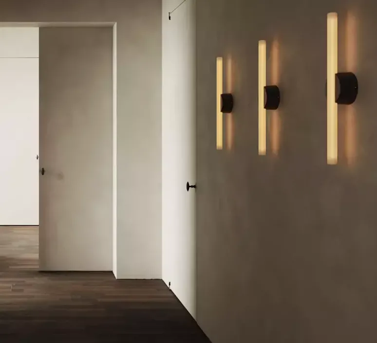 Applique*Tala Applique murale, KILTER, , IP44, LED, dim, 2700K, 375 lm, L17cm, H64cm - gris