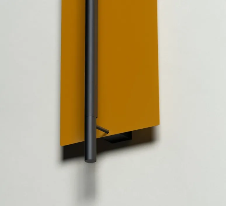 Applique*Santa & Cole Applique murale, Lamina Dorada 45, , LED, dim, 2700K, 245 lm, L19,8cm, H58,7cm - noir et or