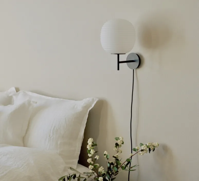 Applique*New Works Applique murale, Lantern, , Ø25cm, H30cm - verre opal blanc, noir