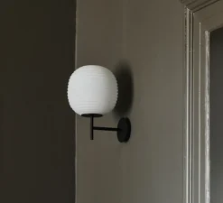 Applique*New Works Applique murale, Lantern, , Ø25cm, H30cm - verre opal blanc, noir