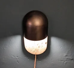 Applique*Entrelacs Applique murale, Martel 300, Travertin, Bronze marron foncé patiné, IP44, LED, dim, 2700K, 700 lm, L15cm, H30cm - Travertin, Bronze patiné marron foncé