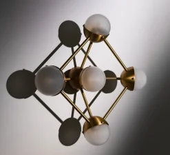 Applique*Schwung Applique murale, Molecule 5, , L58,4cm, H22,4cm - laiton, verre frosted