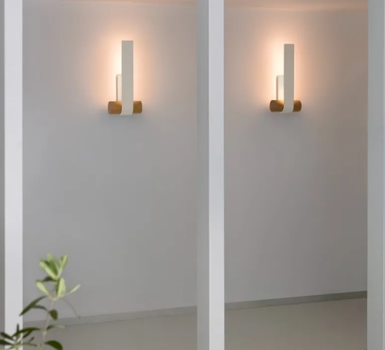 Applique*Tooy Applique murale, Nastro 563.42, , IP40, LED, dim, 2700K, 2300 lm, L22cm, H51cm - beige, bois de frêne