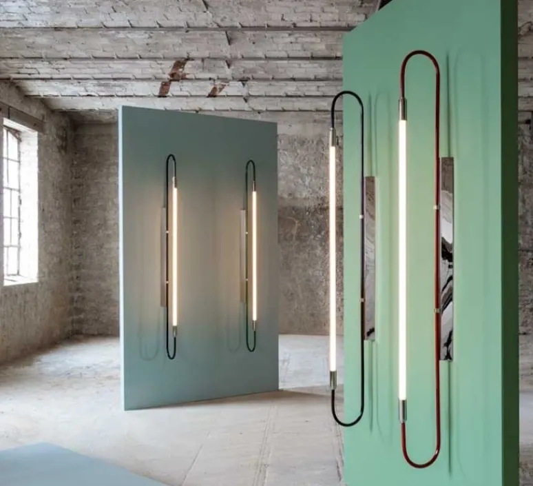 Applique*Magic Circus Editions Applique murale, Néon simple, , L6cm, H103cm - laiton, rouge brique