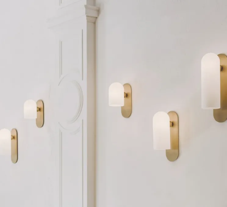 Applique murale, Odyssey Large, opalin et laiton poli, L10,5cm, H38cm - Schwung