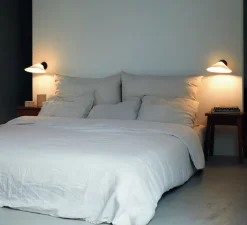 Applique*DCW éditions Paris Applique murale, Plume, , polycarbonate, L25,1cm, H9,7cm - noir et blanc