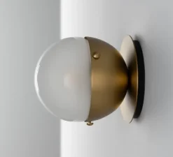 Applique*Schwung Applique murale, Pulsar Molécule 1, , L12,5cm, H12,5cm - structure laiton, verre sablé