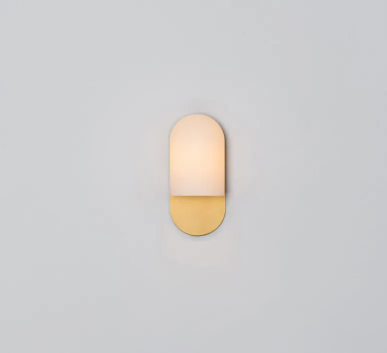 Applique*Schwung Applique, Odyssey Small, , L10,5cm, H23cm - opalin et laiton poli