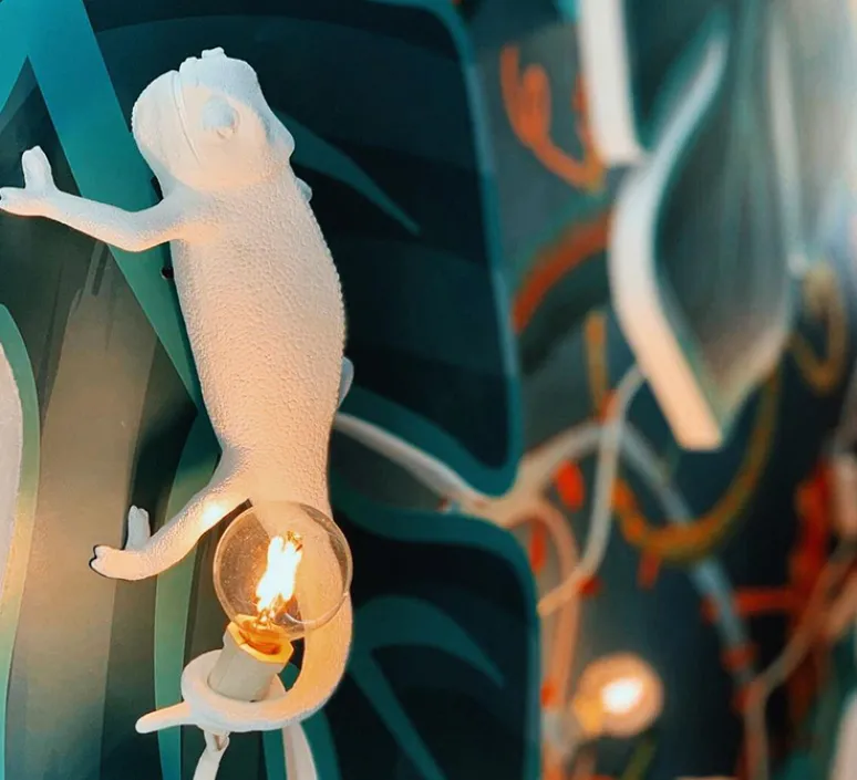 Plafonnier & Spot|Enfants*Seletti Applique ou plafonnier caméléon, Chameleon Lamp Going Up, , L21cm, H9cm - blanc