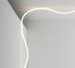 Applique ou plafonnier, La Linea 2,5m, blanc, IP65, LED, dim, 3000K, 960/m lm, L250cm, H4cm - Artemide