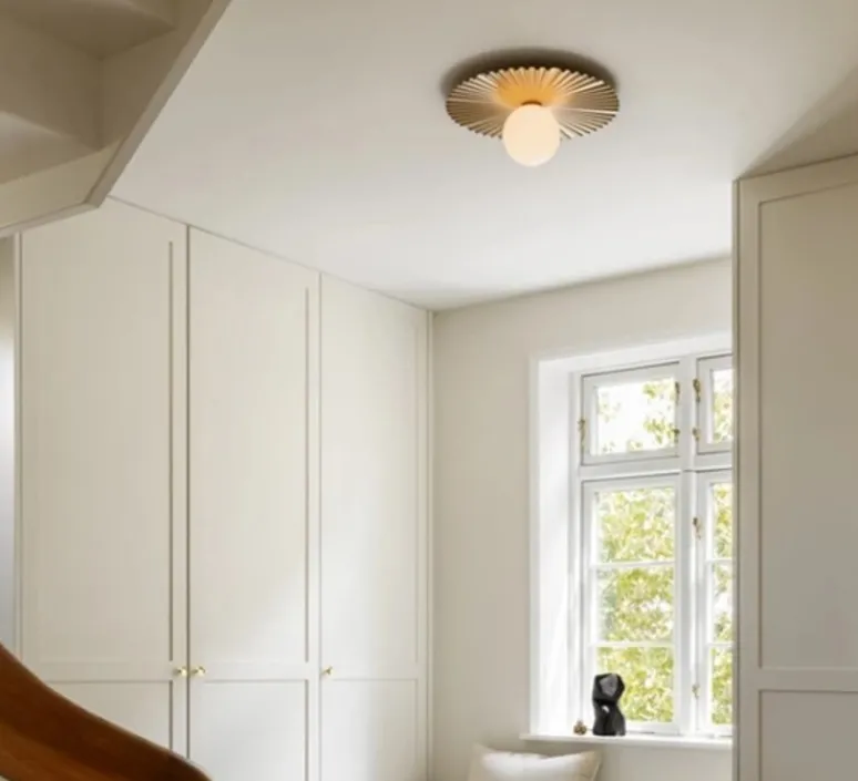 Applique|Plafonnier & Spot*Nuura Applique ou plafonnier, Liila Muse Medium, ndique, IP44, Ø42cm, H17cm - or