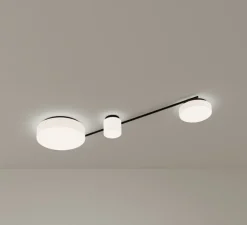 Plafonnier & Spot*LEDS C4 Applique ou plafonnier, Spark Triplex, , LED, dim, 3000K, 3159 lm, L132,3cm, H10,7cm - noir et blanc