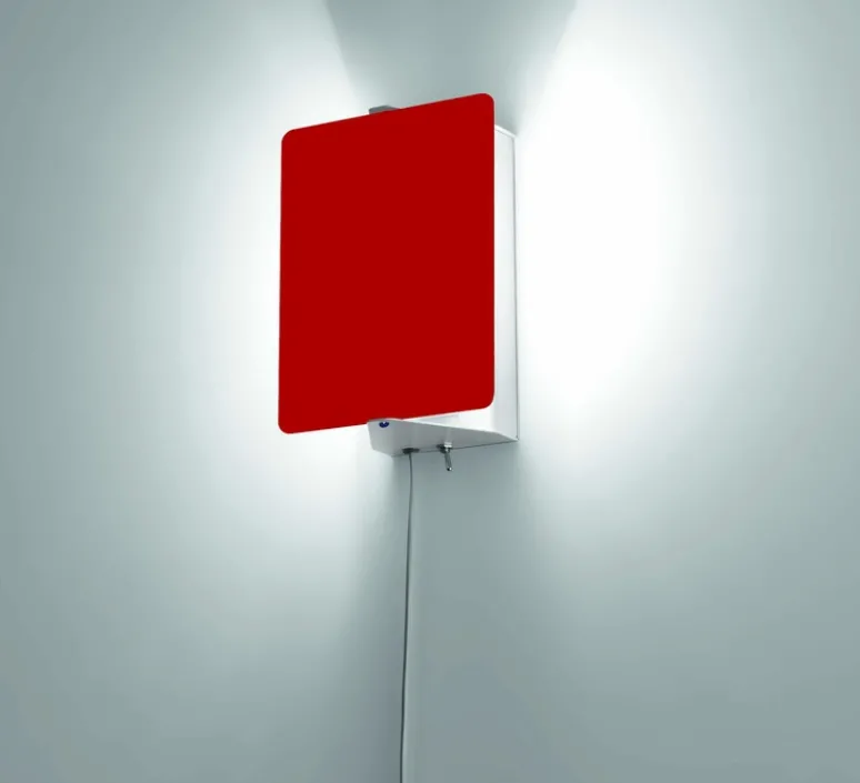 Applique|Enfants*Nemo Lighting Applique, Volet Pivotant Simple, , L17cm, H13cm, interrupteur - Charlotte Perriand- rouge