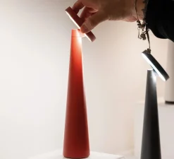 Lampe*Zafferano Baladeuse, Angelina, , LED, dim, 2200-3000K, 200 - 239 lm, Ø8,5cm, H26cm - rouge