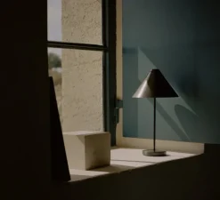 Lampe*New Works Baladeuse, Brolly, , LED, dim, 2700K, 140 lm, Ø16,5cm, H30cm - noir