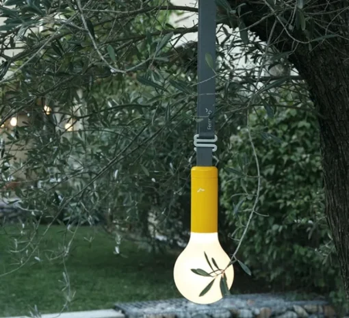 Suspension|Lampe*Fermob Baladeuse, d'extérieur, Lampe H24 avec sangle de suspension, , IP54, LED, 3000K, 70 lm, Ø11,5cm, H126,5cm - Miel