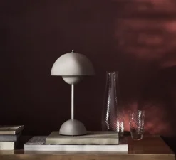 Lampe|Enfants*Andtradition Baladeuse, Flowerpot VP9, , IP44, LED, 2700K, 325lm, Ø16cm, H29,5cm - gris clair mat