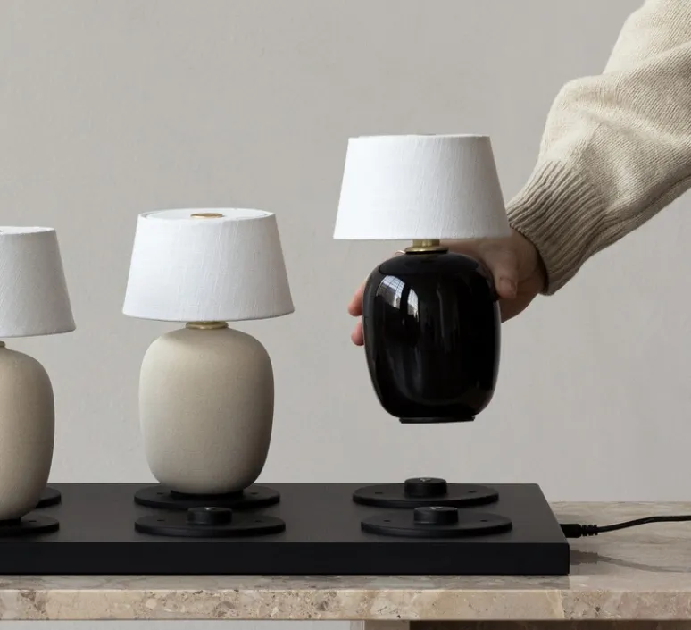 Lampe*Audo Copenhagen Baladeuse, Torso, , LED, dim, 2700K, 150lm, Ø11,7cm, H19,6cm - noir