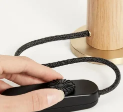 Lampe*Tala Base pour lampe, Knuckle, , Ø8,5cm, H12,5cm - chêne, laiton