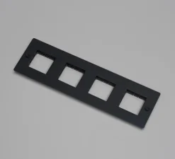 Façade, Buster, Quadruple horizontal, Noir, Sans insert, L30,3cm, H9cm - Buster & Punch