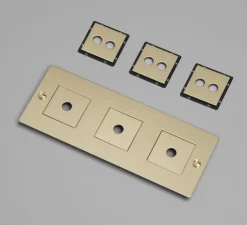 Façade, Buster, Triple horizontal, Laiton, Avec insert, L23,2cm, H9cm - Buster & Punch