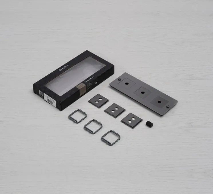 Façade, Buster, Triple vertical, Bronze fumé, Avec insert, L9cm, H23,2cm - Buster & Punch