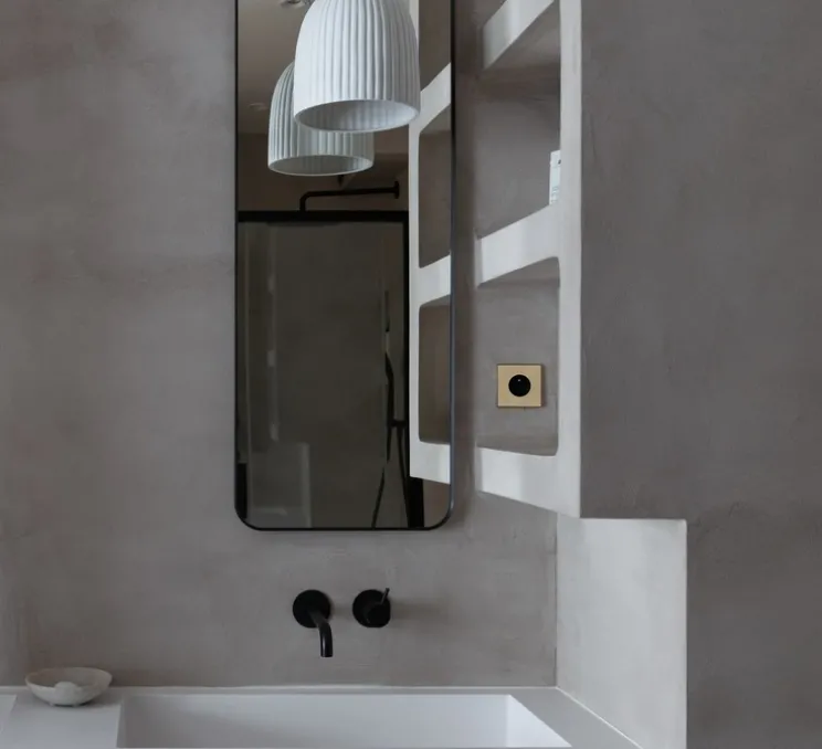 Façade, Confidence, Simple, Vieux bronze, Prise-PC x1, L8cm, H8cm - Modelec