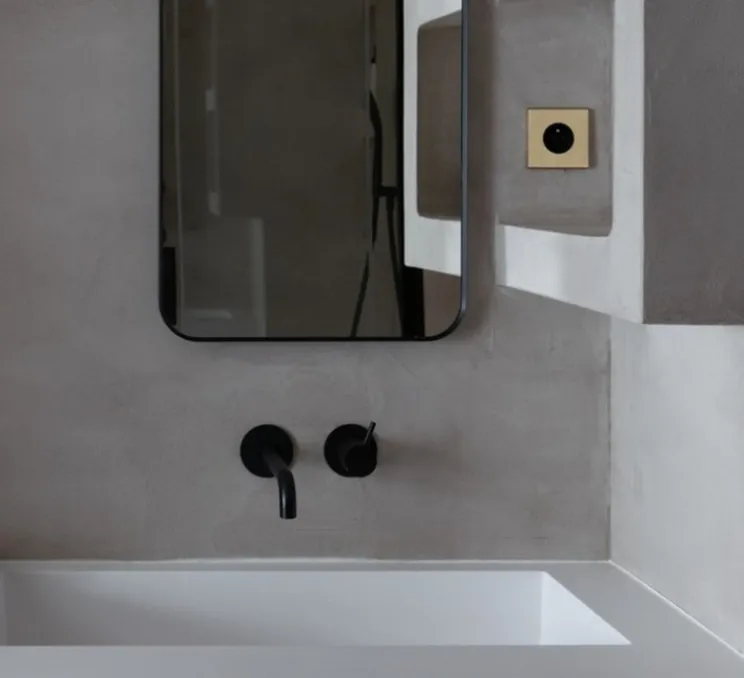 Façade, Confidence, Simple, Vieux bronze, Prise-PC x1, L8cm, H8cm - Modelec