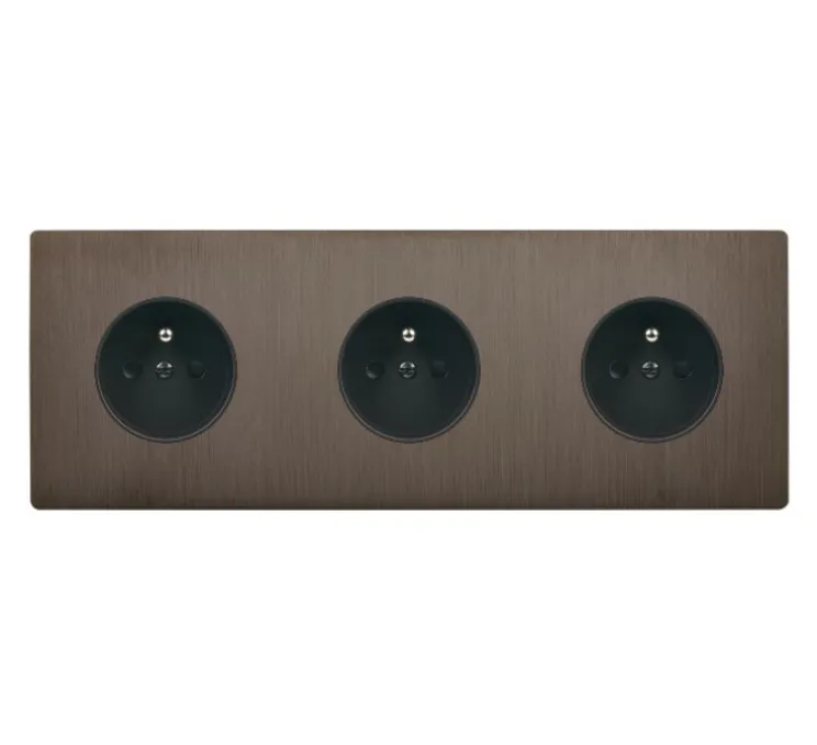 Façade, M, Triple horizontal, Canon de fusil, Prise-2P+T x3, L22,2cm, H8cm - Modelec