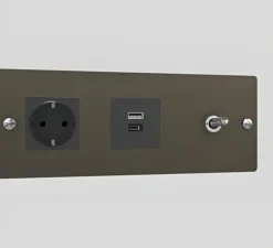 Interrupteur et Prise, Buster, Triple horizontal, Bronze fumé, Prise-Schuko x1, Prise-USB A/C x1, Va-et-vient x1, Acier, L23,2cm, H8,8cm - Buster & Punch