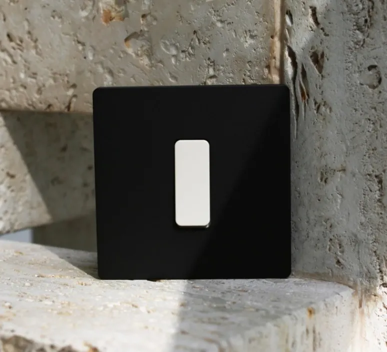 Interrupteur*Modelec Interrupteur, M, Simple, Noir mat, Va-et-vient ou Poussoir x1, Blanc, L8cm, H8cm -