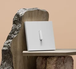 Interrupteur*Niko Interrupteur, Rocker, Simple, Steel white coated, Va-et-vient x1, Steel white coated, L9,5cm, H9,5cm -