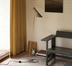 Lampadaire*Louis Poulsen Lampadaire, AJ, , L32,5cm, H130cm - gris, laiton