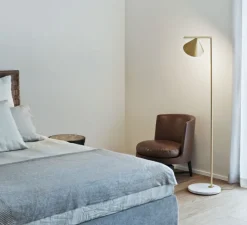 Lampadaire*Flos Lampadaire, Captain Flint, laiton, LED, 2700K, 557lm, Ø37,3cm, H153cm - or