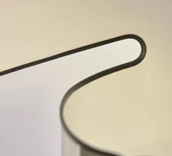 Lampadaire, Chiara, acier inox et blanc, bordure noire, L72cm, H145cm - Flos