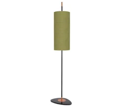 Lampadaire d'extérieur, Lagoon, large, abat-jour vert Bayamo Mimosa, tissu Pierre Frey, structure laquée noire et cuivre, IP68, Ø25cm, H162,4cm - Contardi