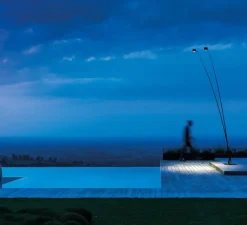 Lampadaire*Davide Groppi Lampadaire d'extérieur, Sampei 440 outdoor, , IP65, LED, 3000K, 639lm, L230cm, H366cm - noir mat